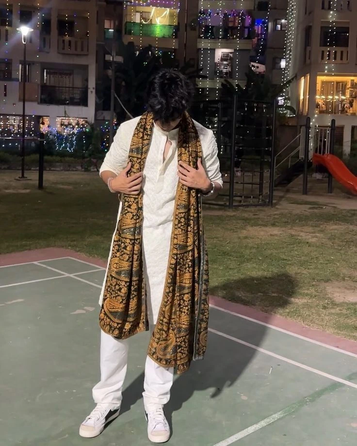 kurta with scarf